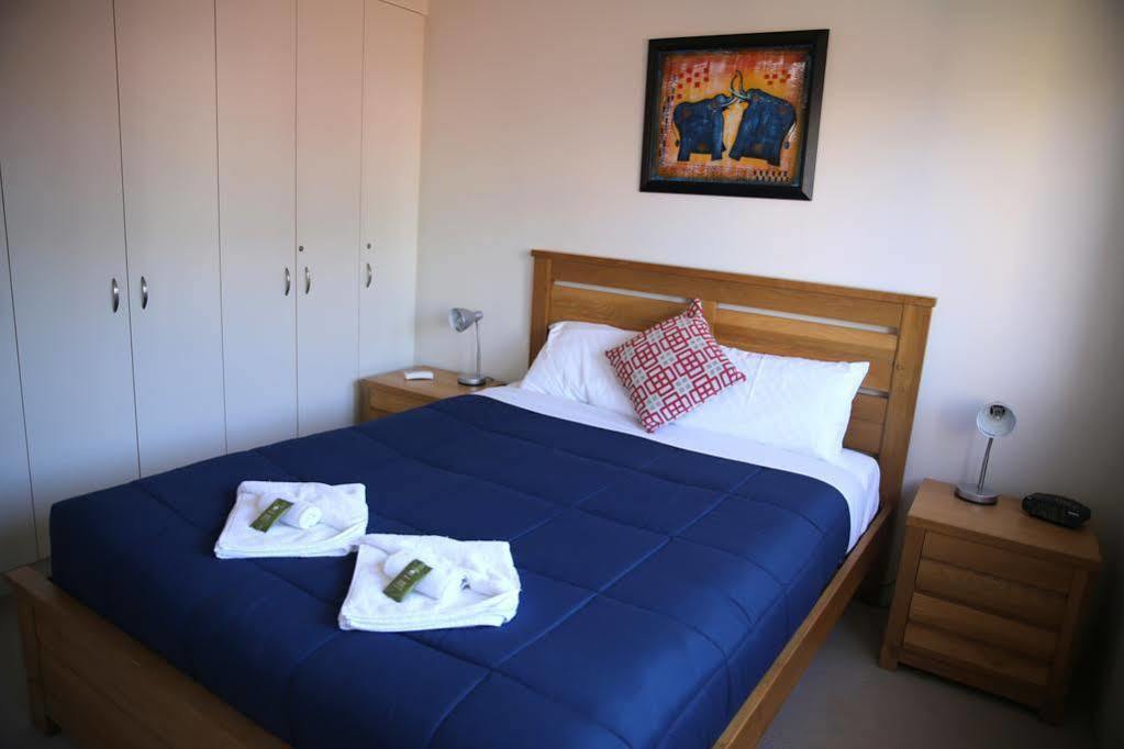 Cheltenham Apartments Caloundra Bagian luar foto